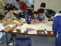 Ĵ�٤����Į����ˤ�ޤȤ�ơ�ȯɽ���Ƥ����ͻҤǤ���